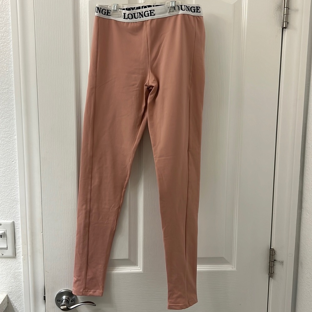 🌺 LOUNGE brand leggings🧘‍♀️